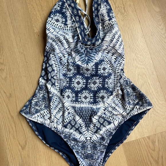 Jessica Simpson Bondi Tie Dye Lace Up Swimsuit EUC sz LARGE - Picture 4 of 7